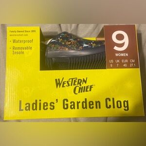 Western Chief Ladies' Garden Clog - Blue Floral